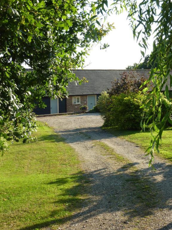 St Benedicts Byre B&B Crowhurst  Bagian luar foto
