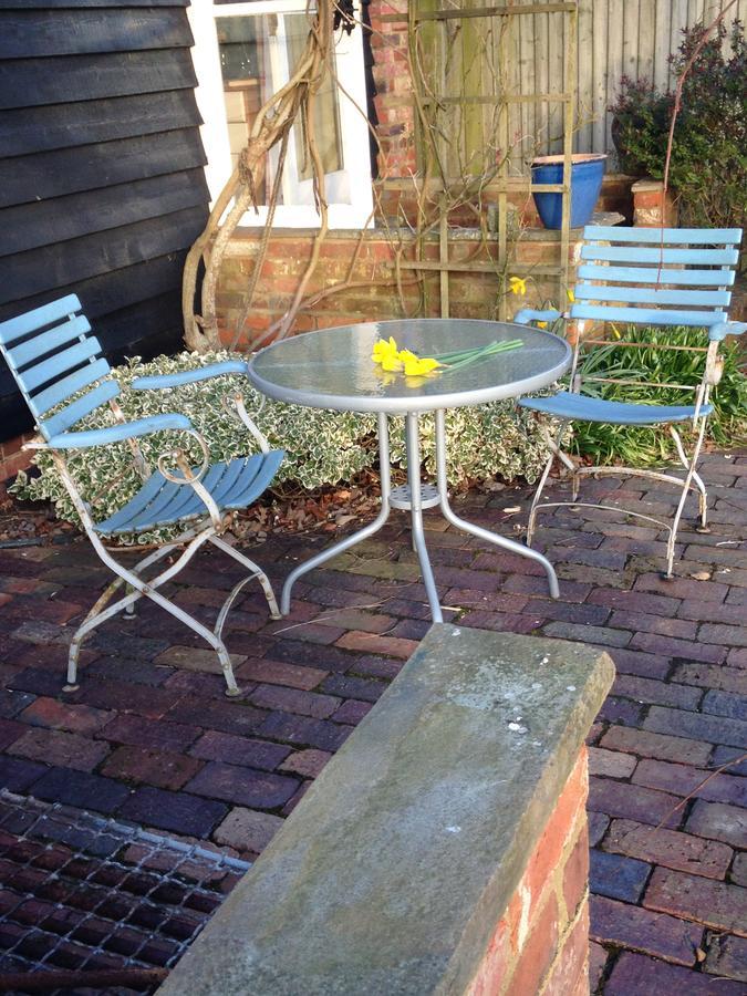 St Benedicts Byre B&B Crowhurst  Bagian luar foto