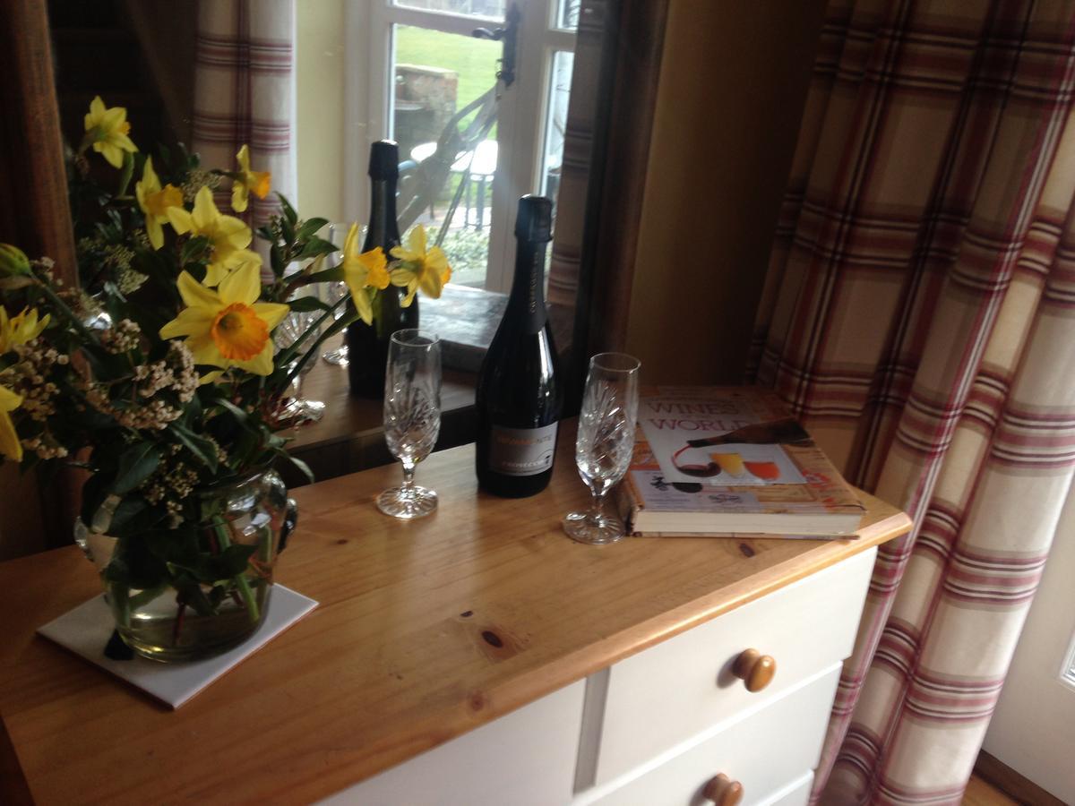 St Benedicts Byre B&B Crowhurst  Bagian luar foto