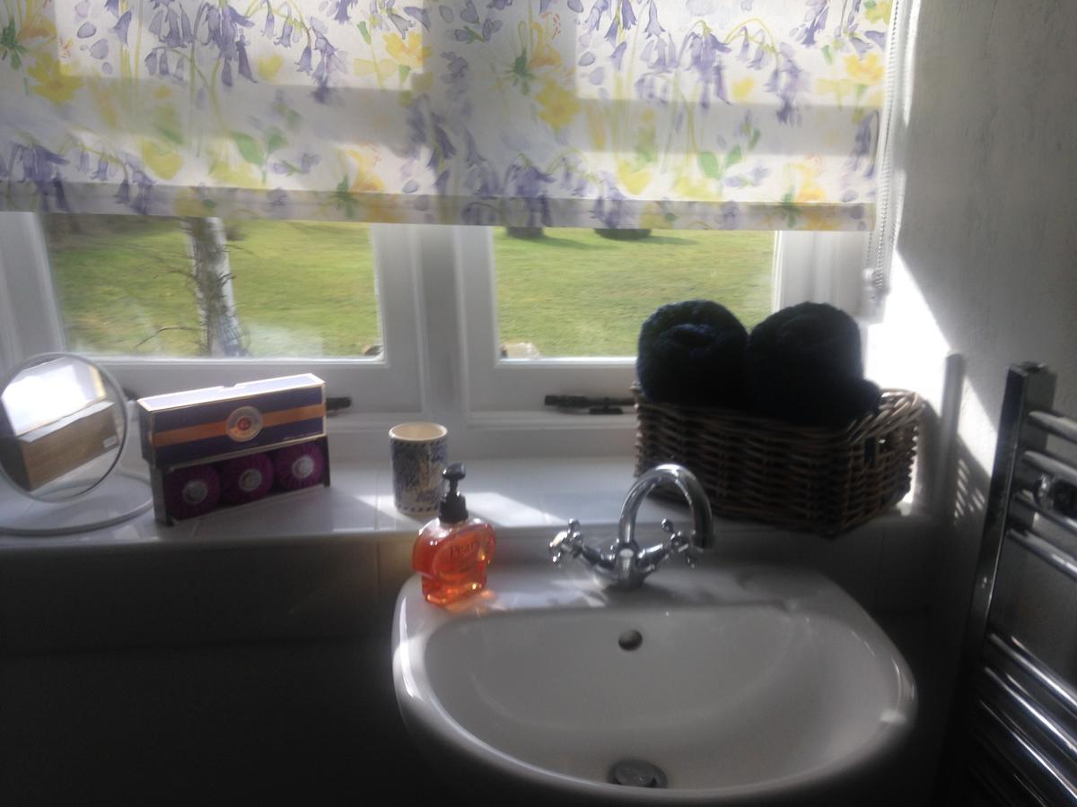 St Benedicts Byre B&B Crowhurst  Bagian luar foto